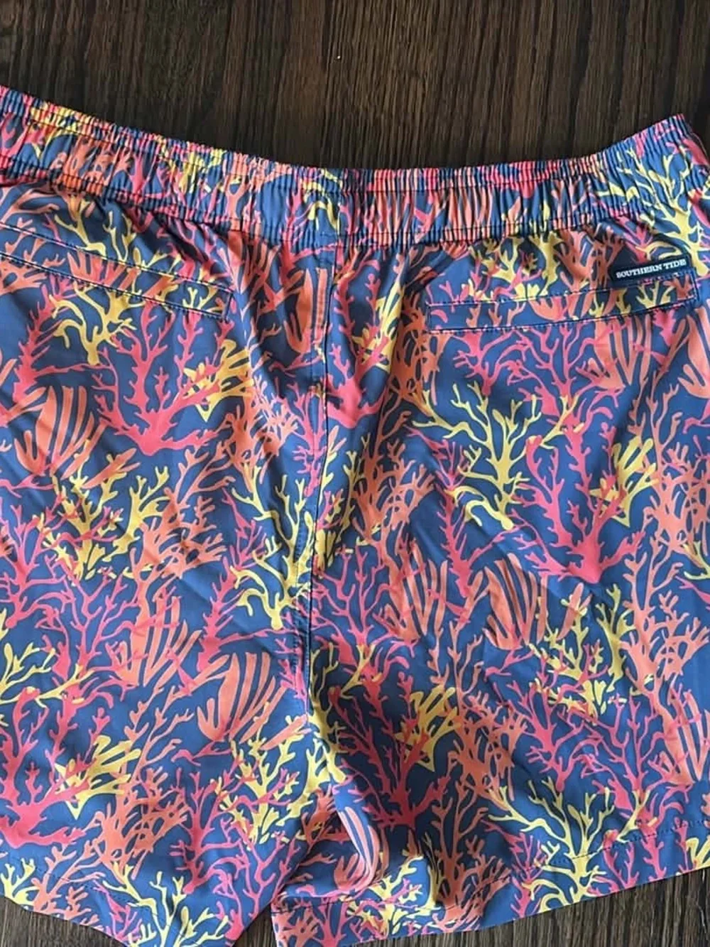 Southern Tide Men's Coral Hideaway Swim Trunks  large